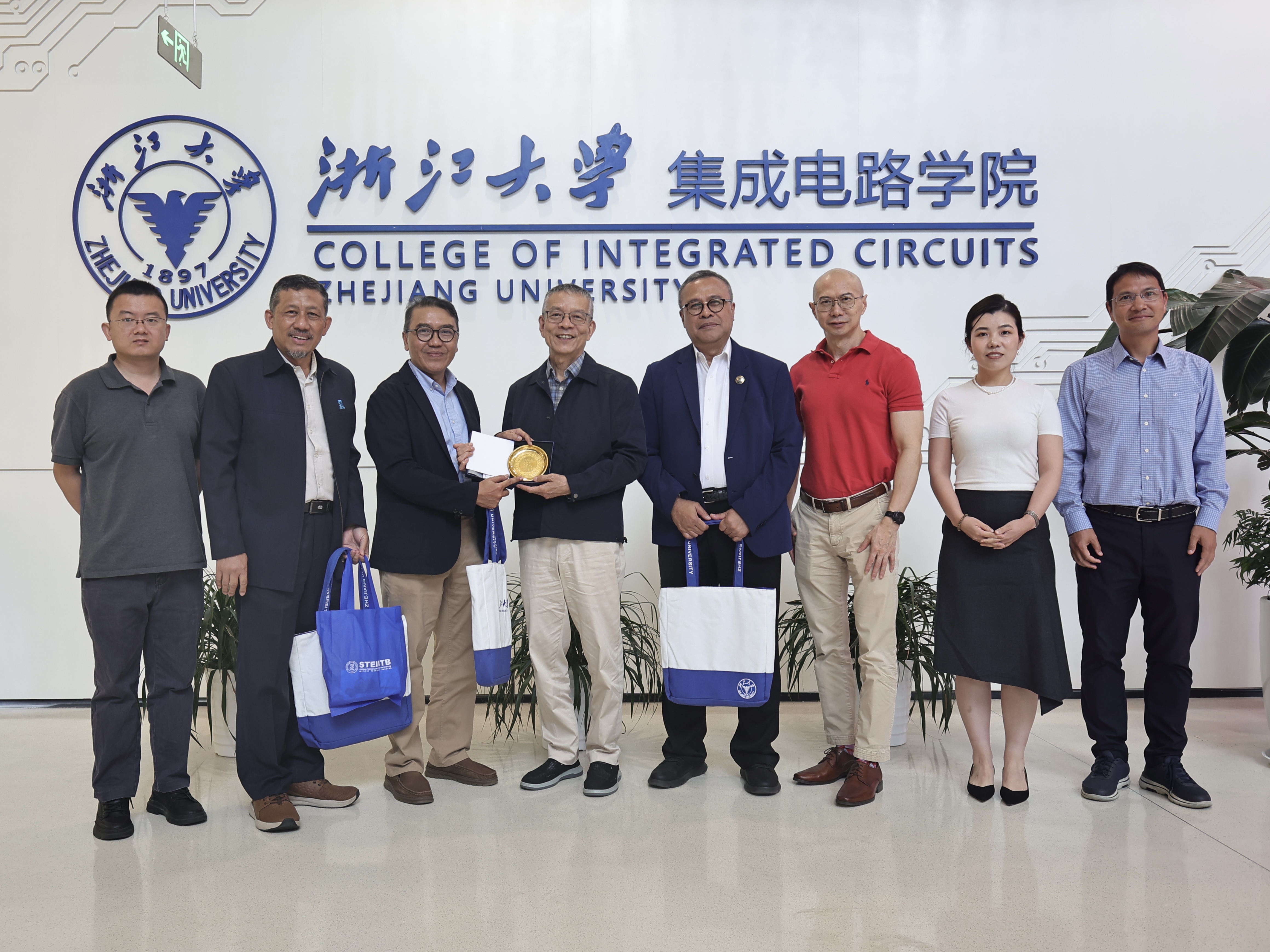 印尼万隆理工学院副校长一行来访交流